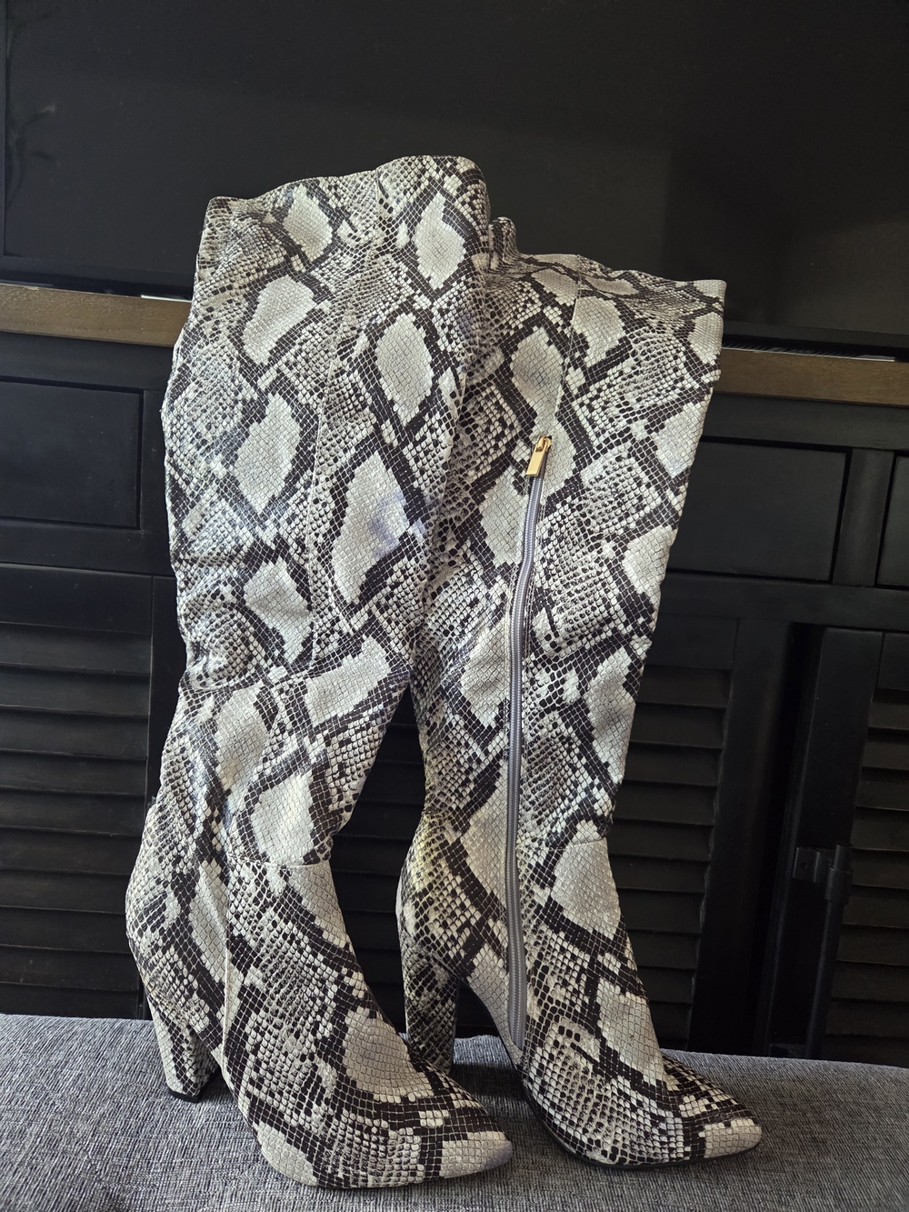 Bamboo Womens Snakeskin Over-the-Knee Boots Size 9